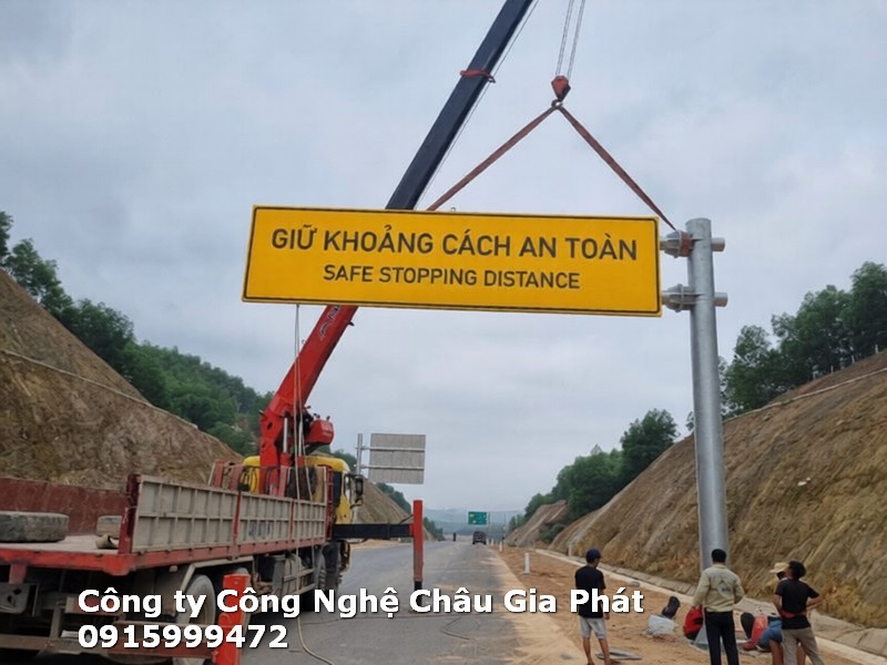 Lắp đặt biển báo giao thông nội đô