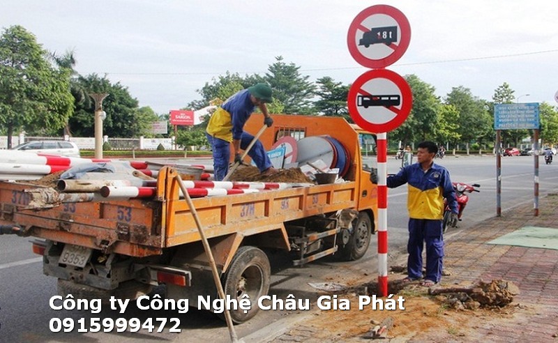 Trụ biển báo giao thông