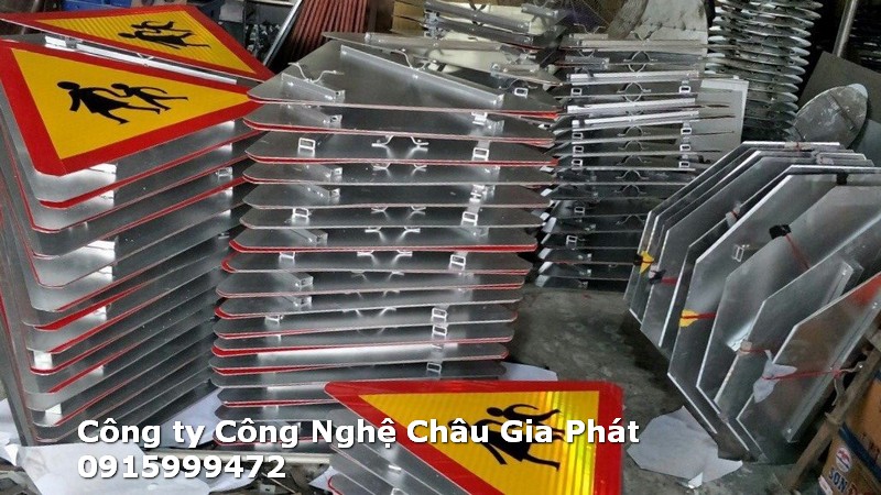 Xuất xưởng biển báo