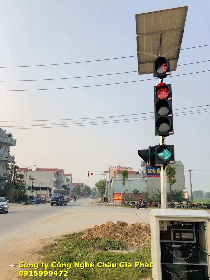 Hệ thống đèn tín hiệu năng lượng mặt trời hoàn thiện